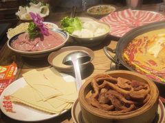 -巴卤社老火锅(财富店)
