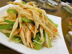 西芹拌付竹-吴满满油泼面(北方风味园店)