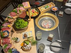 -山川小町·极番烧肉(新地假日广场店)