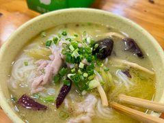 -老字号巴山酸菜米线(巴渝佳梦小区店)