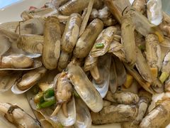 葱姜炒蛏子-宾朋海鲜美食餐厅·特色美食(兴海路店)