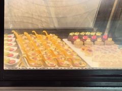 -亚洲国际大酒店·云顶阁旋转自助餐厅