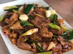 牛腩烧牛筋-老火大骨头汤馆