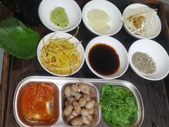 -围炉肉舍•炭烤活鳗•丹东海鲜烤肉(步行街店)