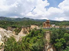 -彩色沙林风景区