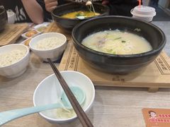 -花馬肆.云南过桥米线(汉神购物广场现场熬汤店)