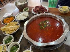 -黄利砖万峰林布依特色酸笋牛肉馆