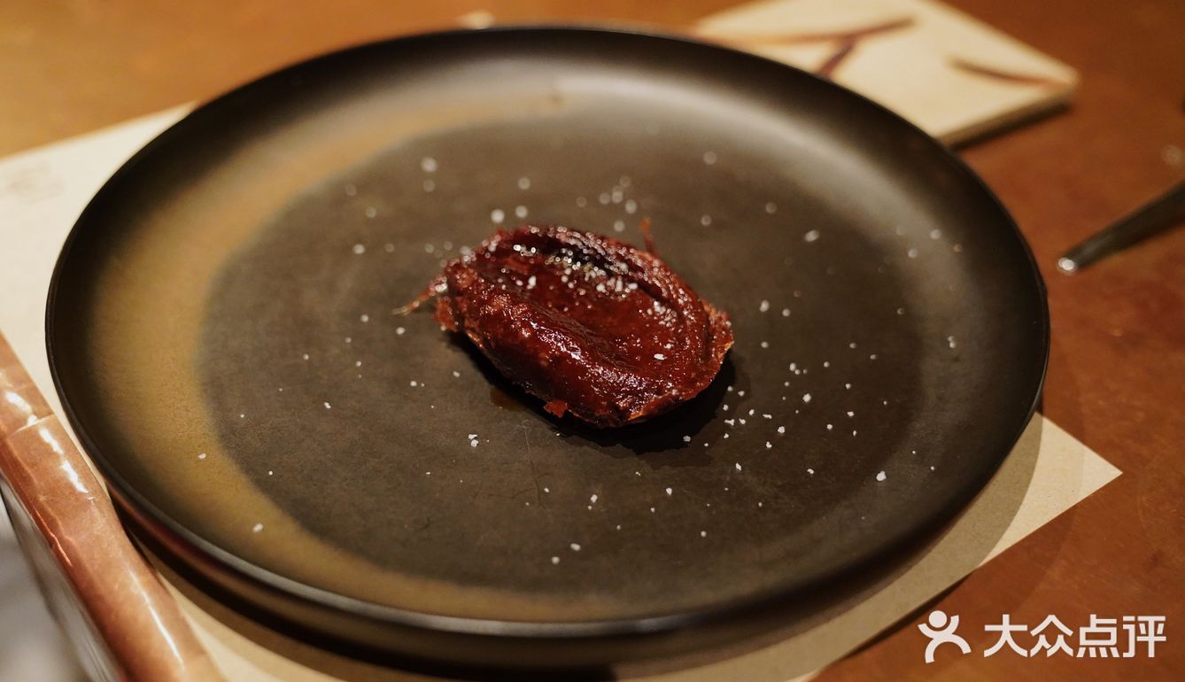 搭配煎蛋造型的迷迭香和芒果酱 萌！