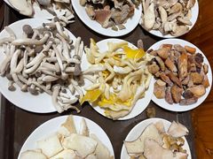 -东巴谷野生菌火锅餐厅