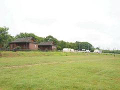 -梁子湖东篱老屋生态庄园