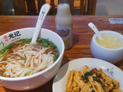 -湘人龙记老长沙米粉(鸟巢店)