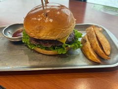 菠萝牛肉堡-魏斯理汉堡(西安沣东吾悦店)