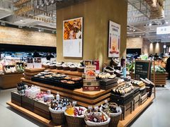 面包甜点陈列柜-七鲜超市(瑞虹天地太阳宫店)