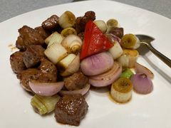 葱柏黑椒牛肉粒-俏陵轩·南京本土菜(奥体博览中心店)