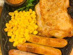 香辣烤肠配黑椒鸡排-萨莉亚意式餐厅(深圳北站店)