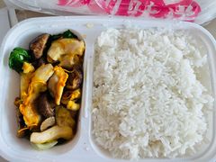 香菇滑鸡饭-华辉拉肠(龙口东店)