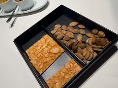 杏仁饼-荣轩(新荣记环球金融中心店)