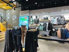 -百年港湾奥特莱斯(香炉礁店)