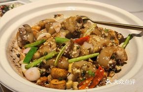 Dry Onion and Sichuan Pepper Pig Trotter