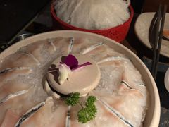 -老牌坊云南鱼豆花火锅(哈西万达店)