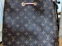 -臻新二手奢侈品回收鉴定(塘桥店)