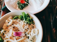 -老牌坊云南鱼豆花火锅(哈西万达店)