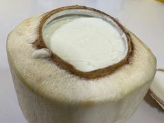 -志龙皇冠吃货椰子铺