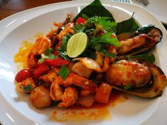 -Chom Cafe and Restaurant