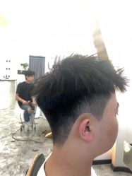 -V8潮牌·接发烫染连锁