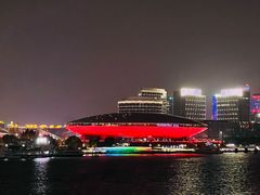 -黄浦江游览十六铺3号码头网红自助餐