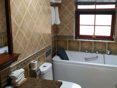 -梁子湖东篱老屋生态庄园