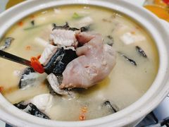 -榕树下海鲜馆(坪山路店)