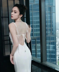 -衣贝姿婚纱礼服馆