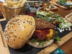 鹅肝樱桃酱手工牛肉汉堡-IFIF 如果花園(宽厚里店)