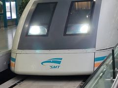 -龙阳路磁悬浮列车总站-停车场