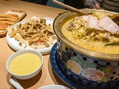 大骨头炖酸菜-关东小磨东北菜(上海长风大悦城店)