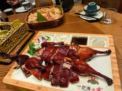 -老滇山寨•云南特色菜•地方菜•民族风情歌舞表演(金碧店)