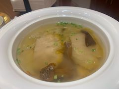 云南野生菌汤-鲁宴·鲁煨黄河生态大鲤鱼(月坛店)
