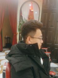 -东方先生国潮男士理发馆