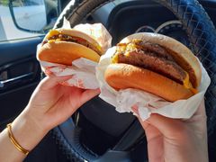 双层吉士汉堡包-麦当劳(滨河路DT店)