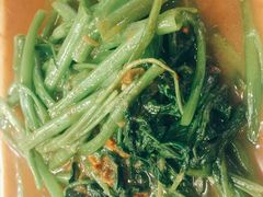 -J Daeng Seafood