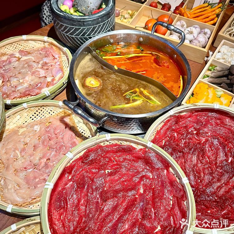 这锅菌汤鸡鲜到我连喝三碗！爱了云南风味！