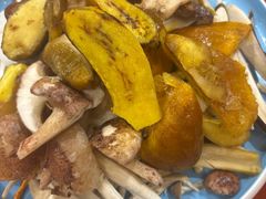-菌之家·专业纯野生菌火锅·特色炒菌