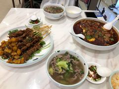 -犇逸·乐山跷脚牛肉·四川现炒(览海店)