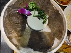 -老牌坊云南鱼豆花火锅(爱建店)
