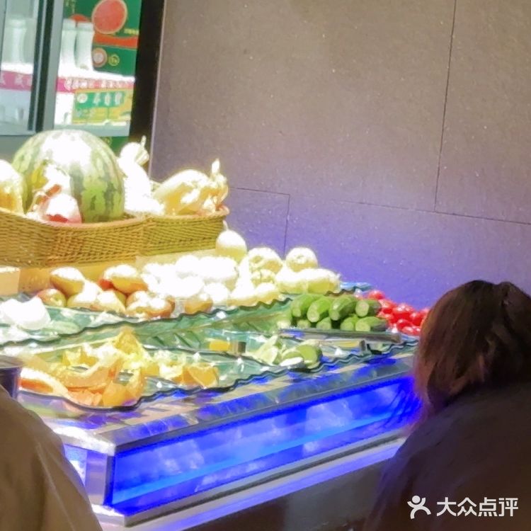 芝小官火锅烤肉自助餐厅 环境不错，都分开