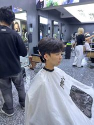 -藤野造型专业烫染接发