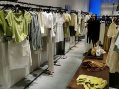 -URBAN REVIVO(七宝领展广场店)