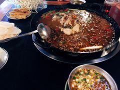 -鸿顺老铁锅美蛙鱼府(解放碑店)