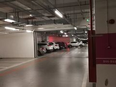 -虹桥天地-停车场